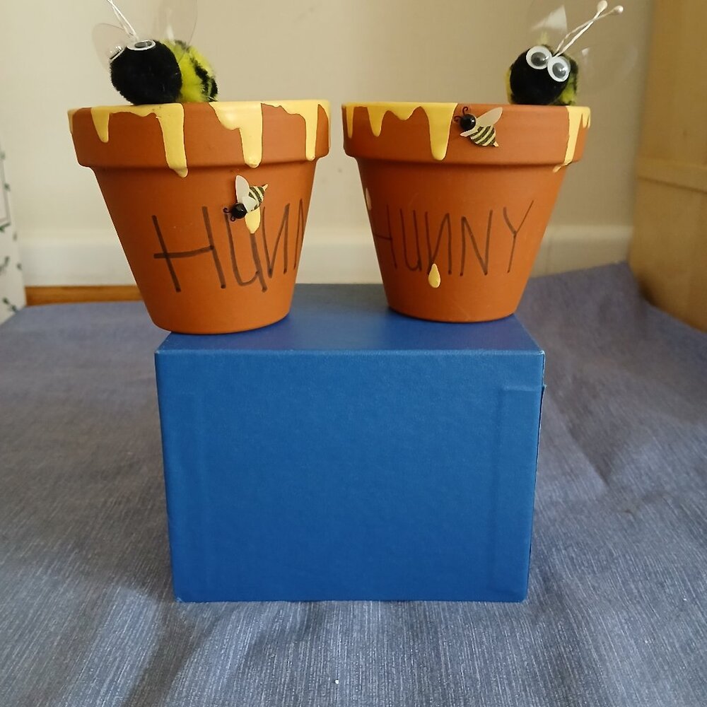 Decorative Clay pot Bumble Bee theme x 2 New